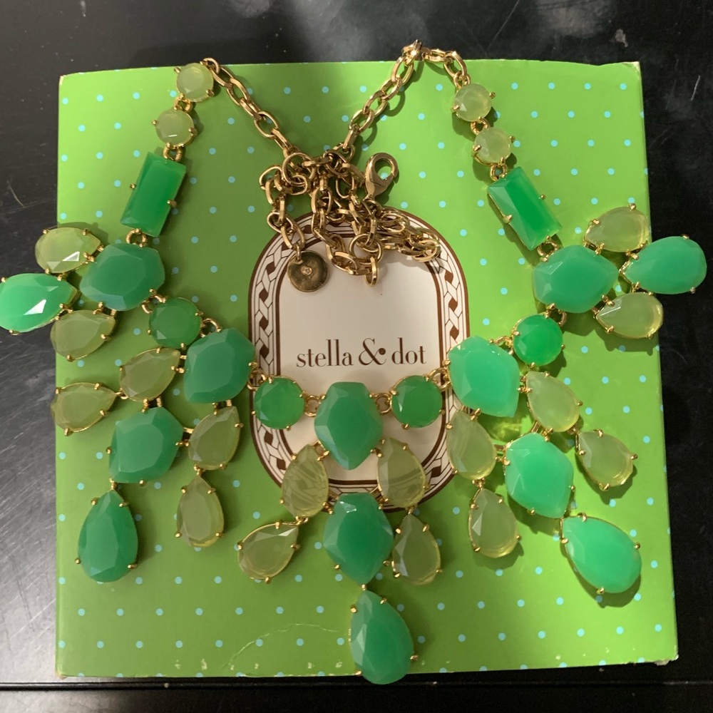 Stella and dot necklace